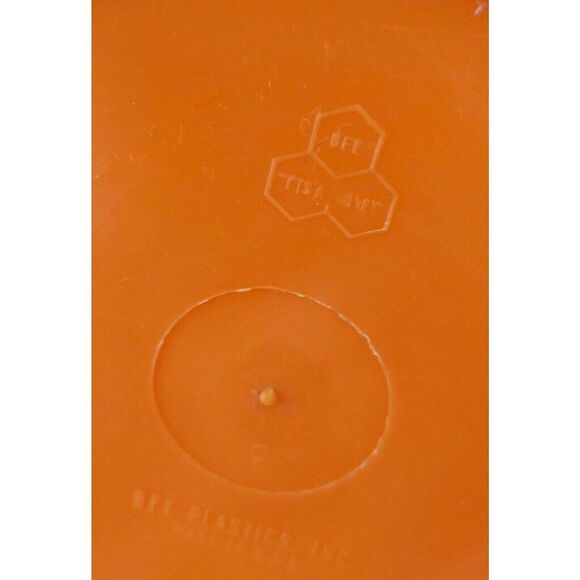 Vintage Bee Plastics Water Jug Family Size Half Gallon Orange Triple insulated - Picture 7 of 7